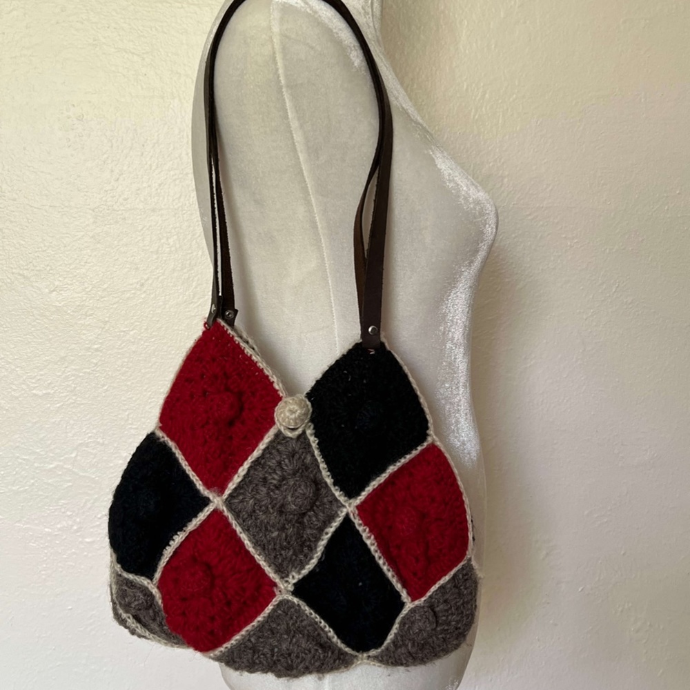 RARE! - VINTAGE 1960s Argyle Knit Bag w/ Leather Strap